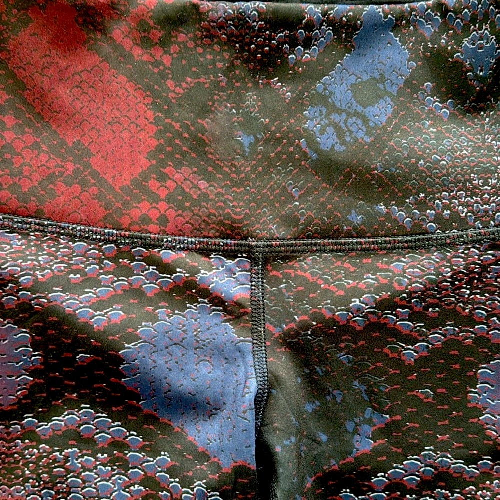 Noli Active Unique Snake Print Black, Gray/Blue, & Dark Red Mid Waist 7/8Legging - Picture 4 of 7